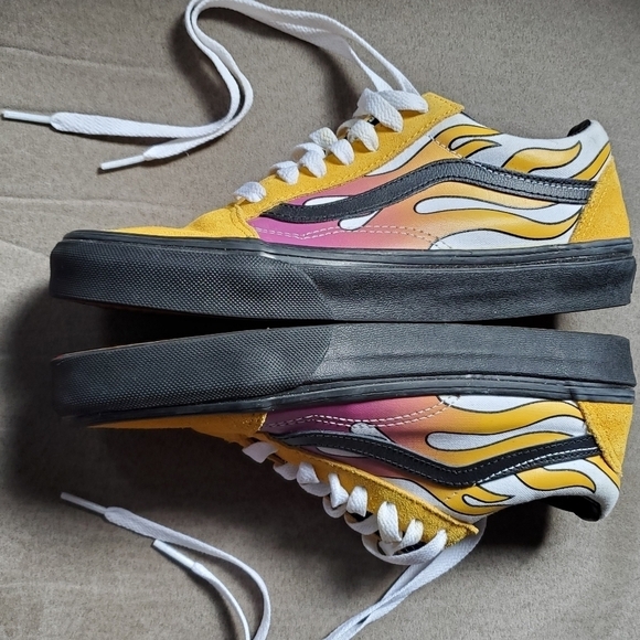 RARE limited edition Vans Old Skool 'Flames' - Picture 9 of 13